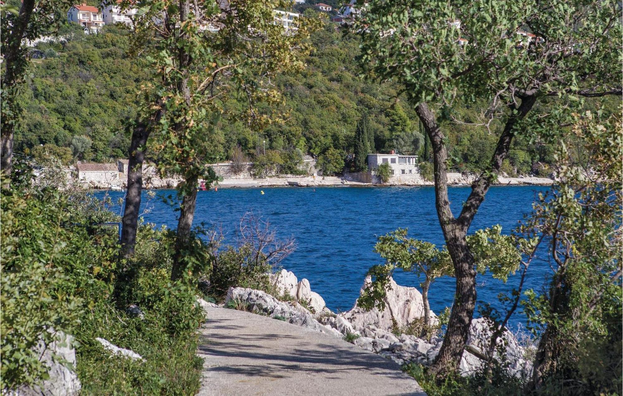 Gorgeous Apartment In Crikvenica With Kitchen 外观 照片