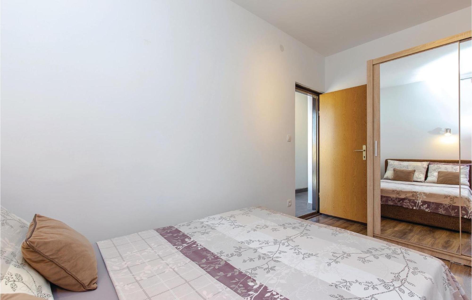 Gorgeous Apartment In Crikvenica With Kitchen 外观 照片