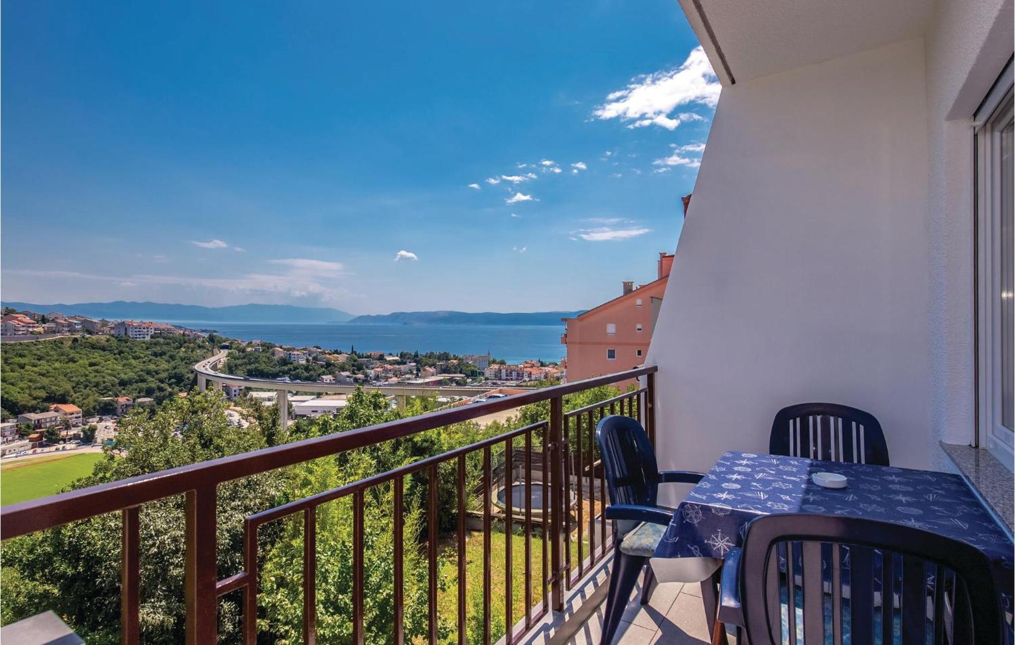 Gorgeous Apartment In Crikvenica With Kitchen 外观 照片