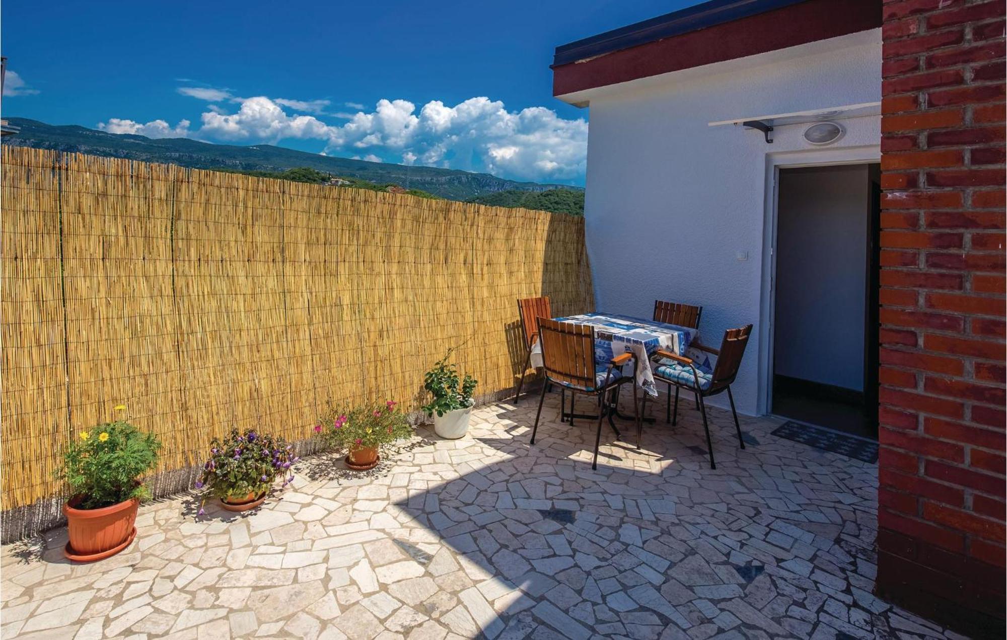 Gorgeous Apartment In Crikvenica With Kitchen 外观 照片